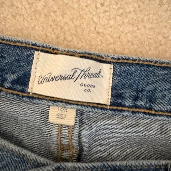 Universal Thread 90s Baggy Jeans - Picture 2 of 4